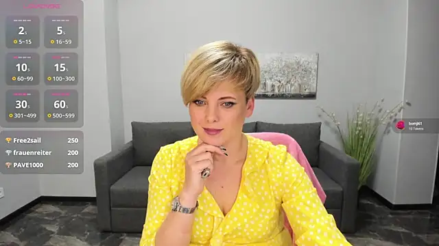 Snapshot of Julia_Wilsone chatting on 01.18.25 Julia Wilsone online show from 01.18.25