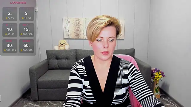 Snapshot of Julia_Wilsone chatting on 01.27.25 Julia Wilsone online show from 01.27.25