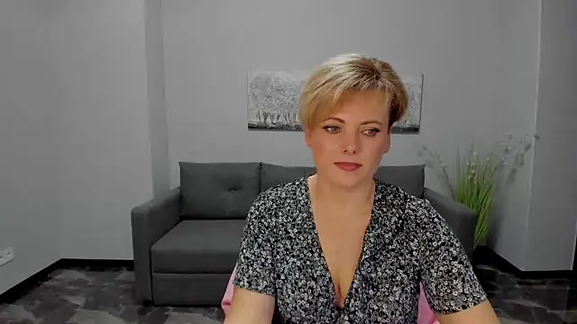 Snapshot of Julia_Wilsone chatting on 01.28.25 Julia Wilsone online show from 01.28.25