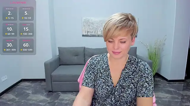 Snapshot of Julia_Wilsone chatting on 02.05.25 Julia Wilsone online show from 02.05.25