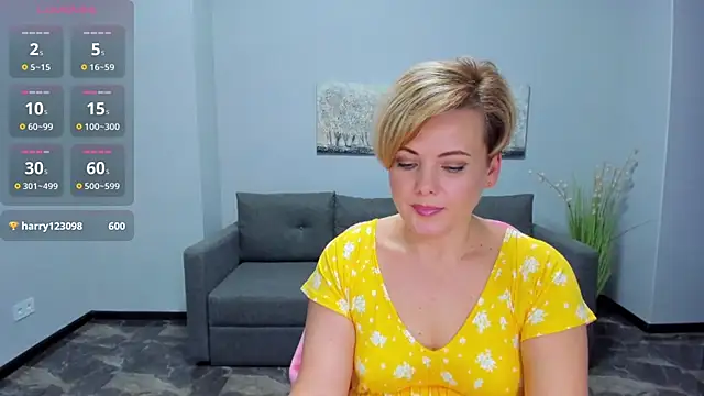 Snapshot of Julia_Wilsone chatting on 02.06.25 Julia Wilsone online show from 02.06.25