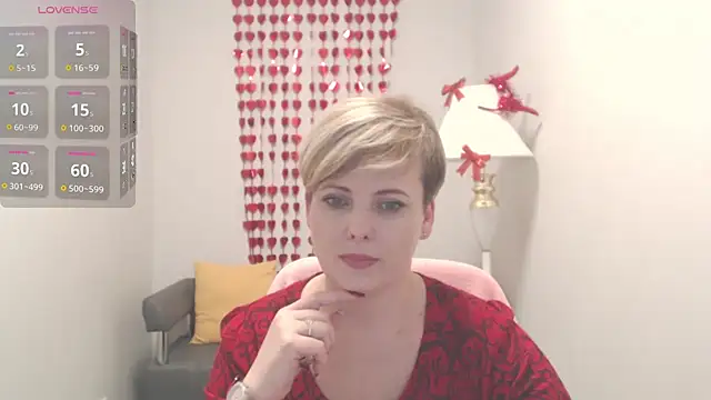 Snapshot of Julia_Wilsone chatting on 02.10.25 Julia Wilsone online show from 02.10.25