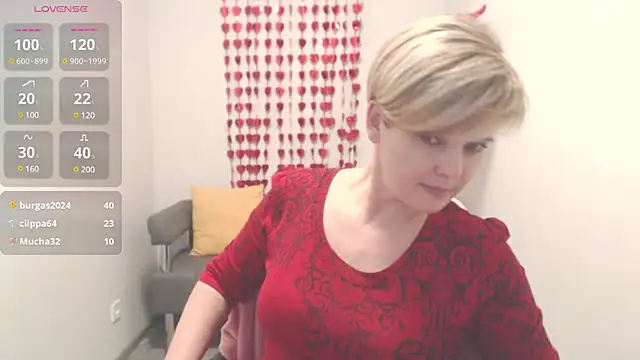 Snapshot of Julia_Wilsone chatting on 02.10.25 Julia Wilsone online show from 02.10.25