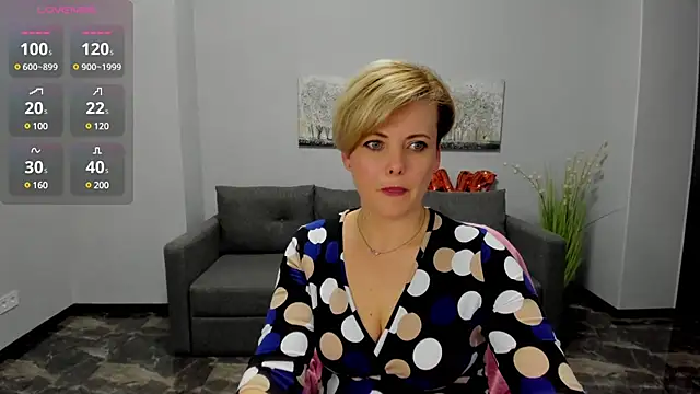 Snapshot of Julia_Wilsone chatting on 02.18.25 Julia Wilsone online show from 02.18.25