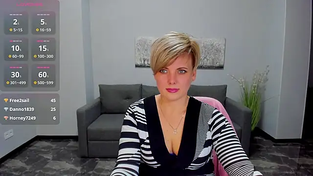 Snapshot of Julia_Wilsone chatting on 03.04.25 Julia Wilsone online show from 03.04.25