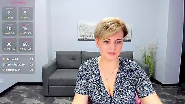 Snapshot of Julia_Wilsone chatting on 03.09.25 Julia Wilsone online show from 03.09.25