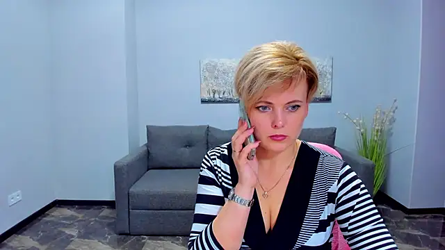 Snapshot of Julia_Wilsone chatting on 03.13.25 Julia Wilsone online show from 03.13.25