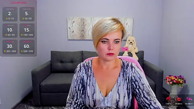 Snapshot of Julia_Wilsone chatting on 09.15.25 Julia Wilsone online show from 09.15.25