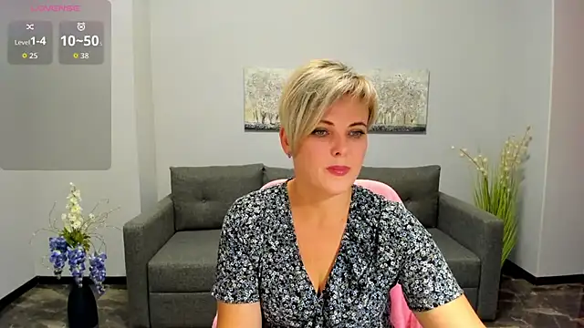 Snapshot of Julia_Wilsone chatting on 09.26.25 Julia Wilsone online show from 09.26.25