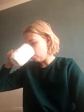 Gussie Bridie online show from 01.18.25