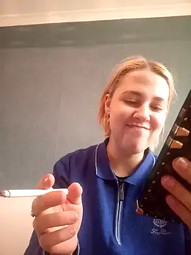 Gussie Bridie online show from 02.11.25