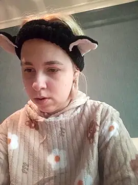 Gussie Bridie online show from 02.14.25