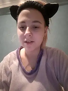 Gussie Bridie online show from 02.21.25