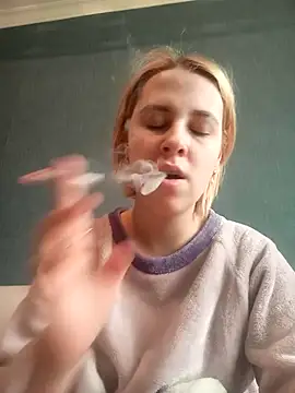 Gussie Bridie online show from 02.27.25