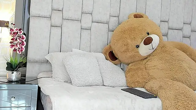 Marilyn-Cooper online show from 02.23.25