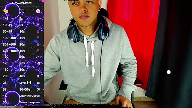 Snapshot of Ares_ttoter chatting on 12.20.24 Ares ttoter online show from 12.20.24