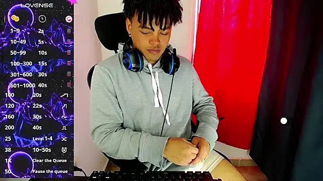 Snapshot of Ares_ttoter chatting on 12.20.24 Ares ttoter online show from 12.20.24