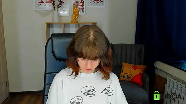 Snapshot of Alina_Mills chatting on 10.14.25 Alina Mills online show from 10.14.25