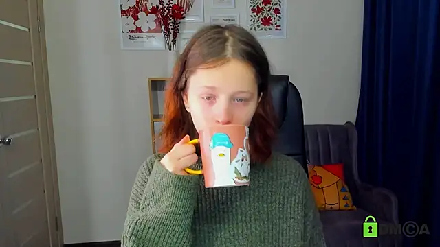 Snapshot of Alina_Mills chatting on 11.17.25 Alina Mills online show from 11.17.25