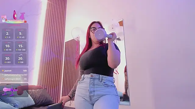 Snapshot of juicy_led_ chatting on 02.17.25 juicy led online show from 02.17.25