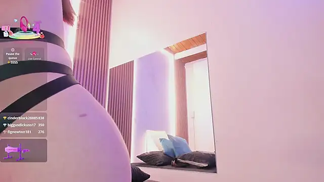 Snapshot of juicy_led_ chatting on 02.22.25 juicy led online show from 02.22.25