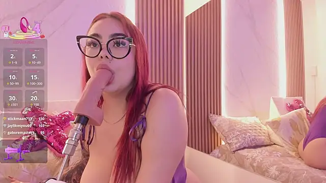 Snapshot of juicy_led_ chatting on 02.25.25 juicy led online show from 02.25.25