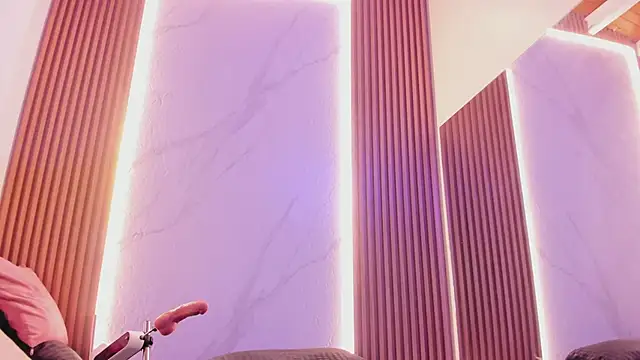 Snapshot of juicy_led_ chatting on 03.05.25 juicy led online show from 03.05.25