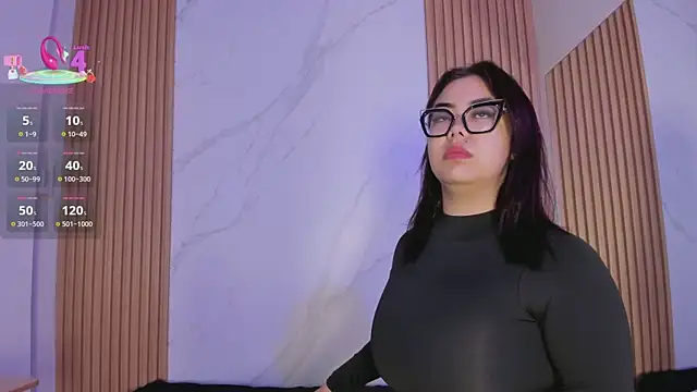 Snapshot of juicy_led_ chatting on 09.13.25 juicy led online show from 09.13.25