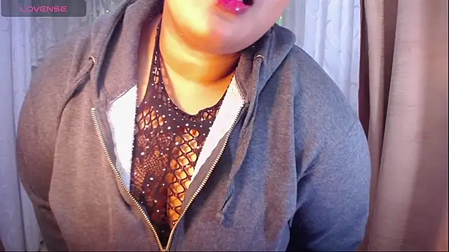 Snapshot of Ana_off_alana chatting on 10.15.25 Ana off alana online show from 10.15.25