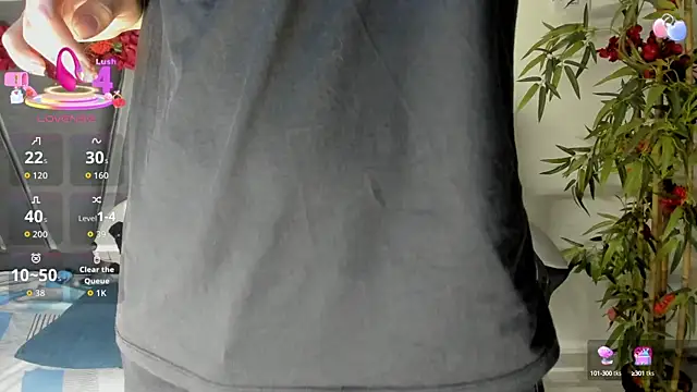 Snapshot of Black_Rose2 chatting on 10.02.25 Black Rose2 online show from 10.02.25