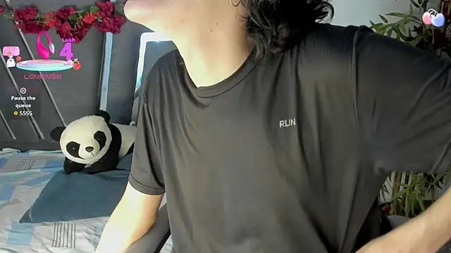 Snapshot of Black_Rose2 chatting on 10.04.25 Black Rose2 online show from 10.04.25