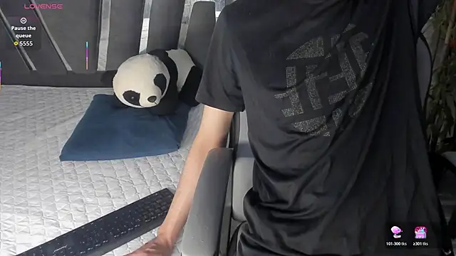 Snapshot of Black_Rose2 chatting on 10.25.25 Black Rose2 online show from 10.25.25