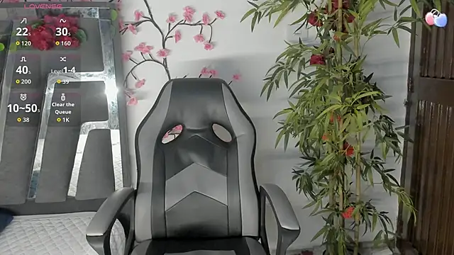 Snapshot of Black_Rose2 chatting on 10.26.25 Black Rose2 online show from 10.26.25