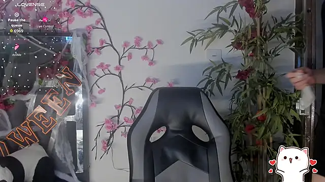 Snapshot of Black_Rose2 chatting on 10.31.25 Black Rose2 online show from 10.31.25