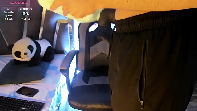 Snapshot of Black_Rose2 chatting on 11.12.25 Black Rose2 online show from 11.12.25