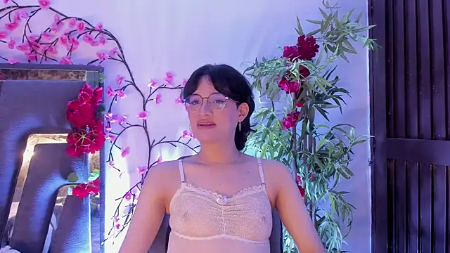 Snapshot of Black_Rose2 chatting on 11.13.25 Black Rose2 online show from 11.13.25