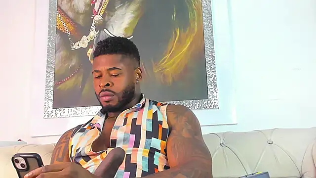 Snapshot of Makonneen chatting on 10.08.25 Makonneen online show from 10.08.25