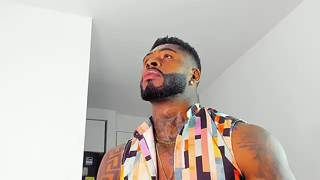 Snapshot of Makonneen chatting on 11.01.25 Makonneen online show from 11.01.25