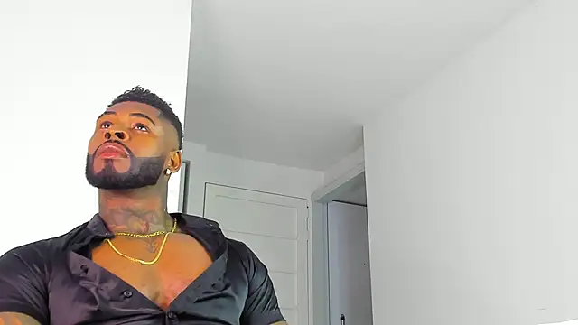 Snapshot of Makonneen chatting on 11.11.25 Makonneen online show from 11.11.25