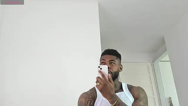 Snapshot of Makonneen chatting on 07.16.26 Makonneen online show from 07.16.26