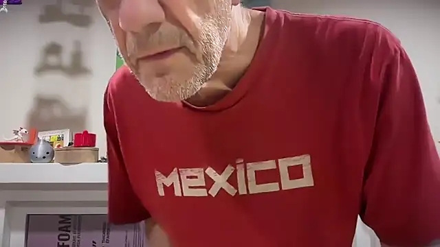 Snapshot of tauromolo chatting on 08.08.26 tauromolo online show from 08.08.26