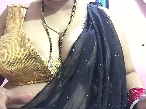Snapshot of Desi_bhabhiii chatting on 12.19.24 Desi bhabhiii online show from 12.19.24