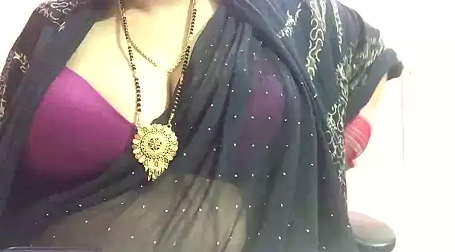 Snapshot of Desi_bhabhiii chatting on 01.06.25 Desi bhabhiii online show from 01.06.25