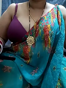Snapshot of Desi_bhabhiii chatting on 03.12.25 Desi bhabhiii online show from 03.12.25