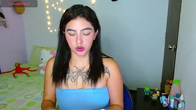  luna torres online show from 02.28.25