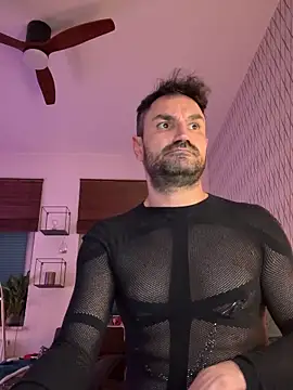 Snapshot of tomz0819 chatting on 03.08.25 tomz0819 online show from 03.08.25