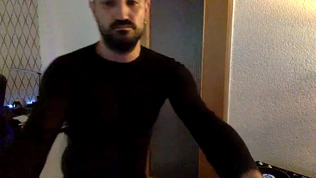 Snapshot of tomz0819 chatting on 03.15.25 tomz0819 online show from 03.15.25