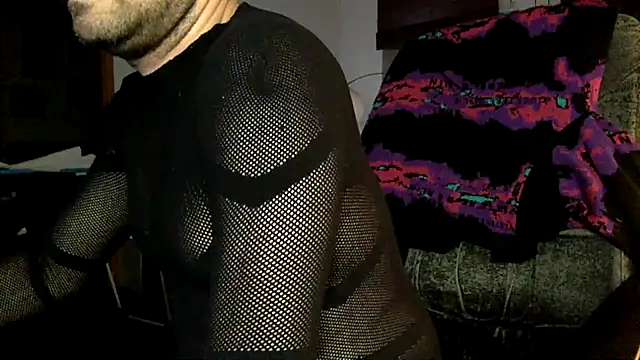 Snapshot of tomz0819 chatting on 09.19.25 tomz0819 online show from 09.19.25