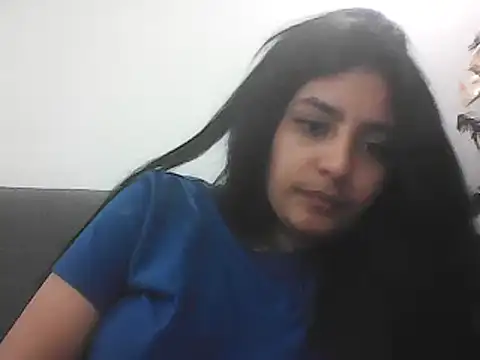 cloe small online show from 12.21.24