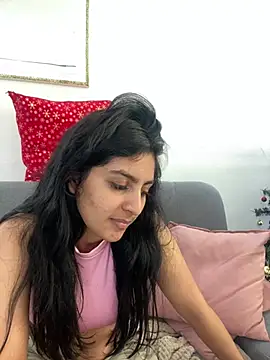 cloe small online show from 12.30.24